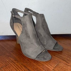 Gray heels